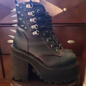 Demonia Assault 100 platform combat boots